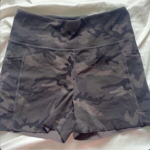 ZYIA Women's Gray Camo Bike Shorts